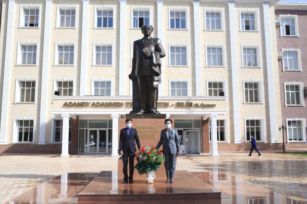 On September 28, 2021 was held the XVII scientific and practical conference of young scientists "Auezov Readings" organized by the M. Auezov Institute of Literature and Art in Almaty. 