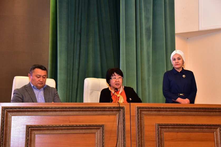 "Педагогтердің білімін бағалаудағы өзгерістер мен жаңашылдықтар" тақырыбында Ұлттық тестілеу орталығының директоры Емелбаев Руслан Тоқтарұлымен кездесу өтті.