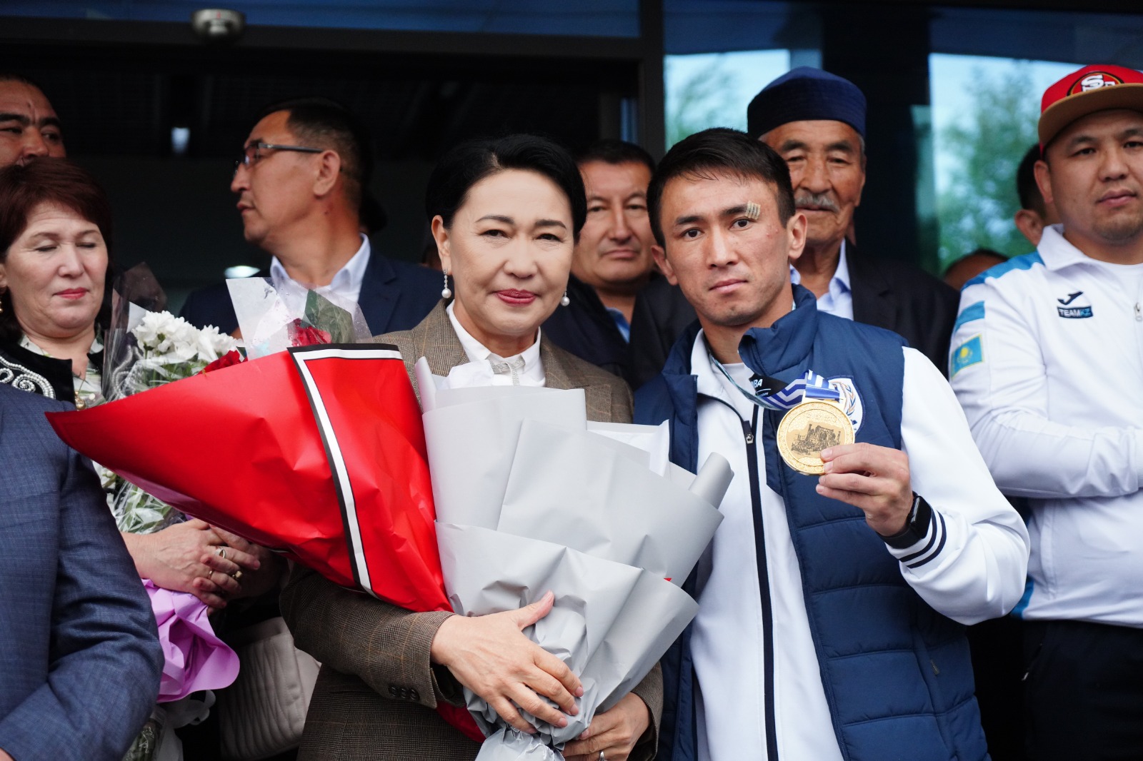  Squad of Auezov university met the world champion - Mahmud Sabyrkhan