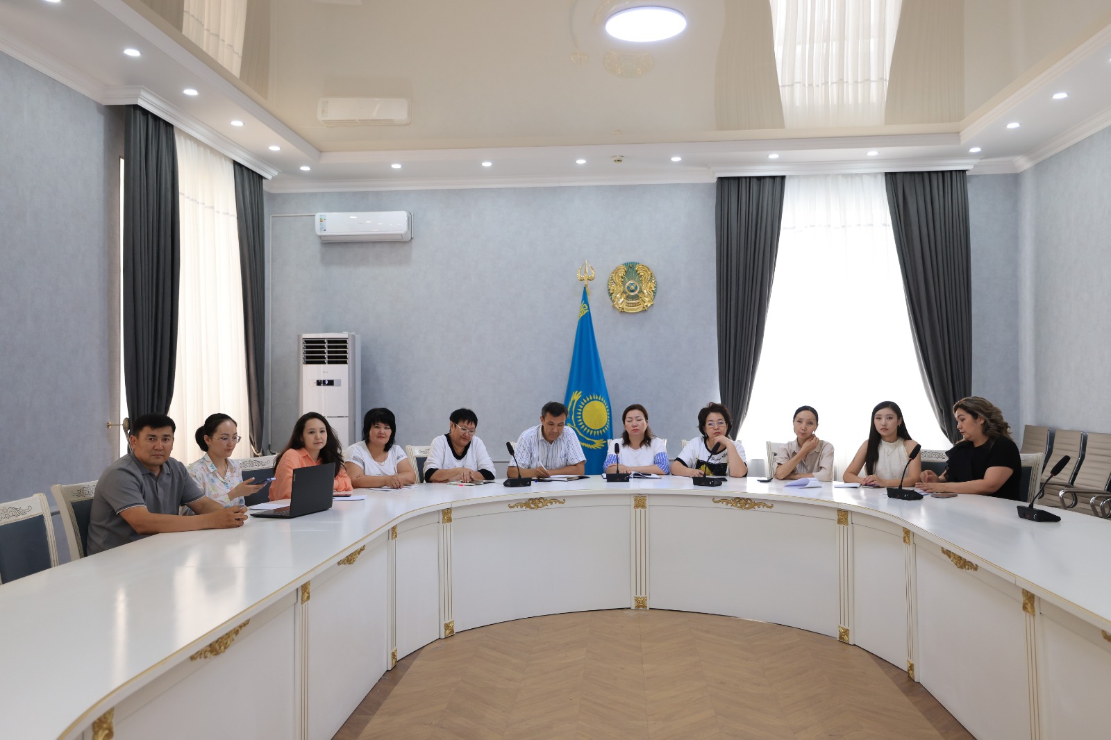 THE INTERNATIONAL SUMMER SCHOOL HAS COMPLETED ITS WORK