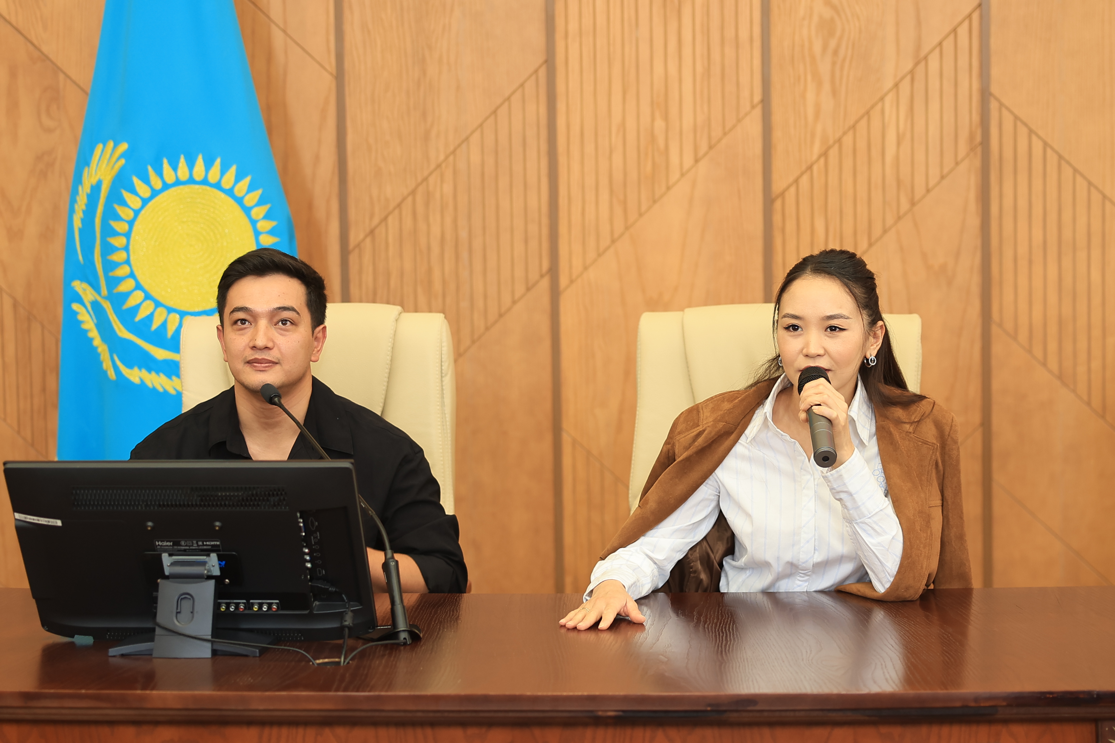 Auezov University hosts famous theatre actors