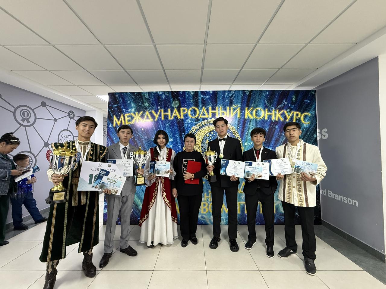 «TURAN FEST – 2025» Халықаралық өнер байқауындағы Әуезов университетінің жетістіктері  (2)