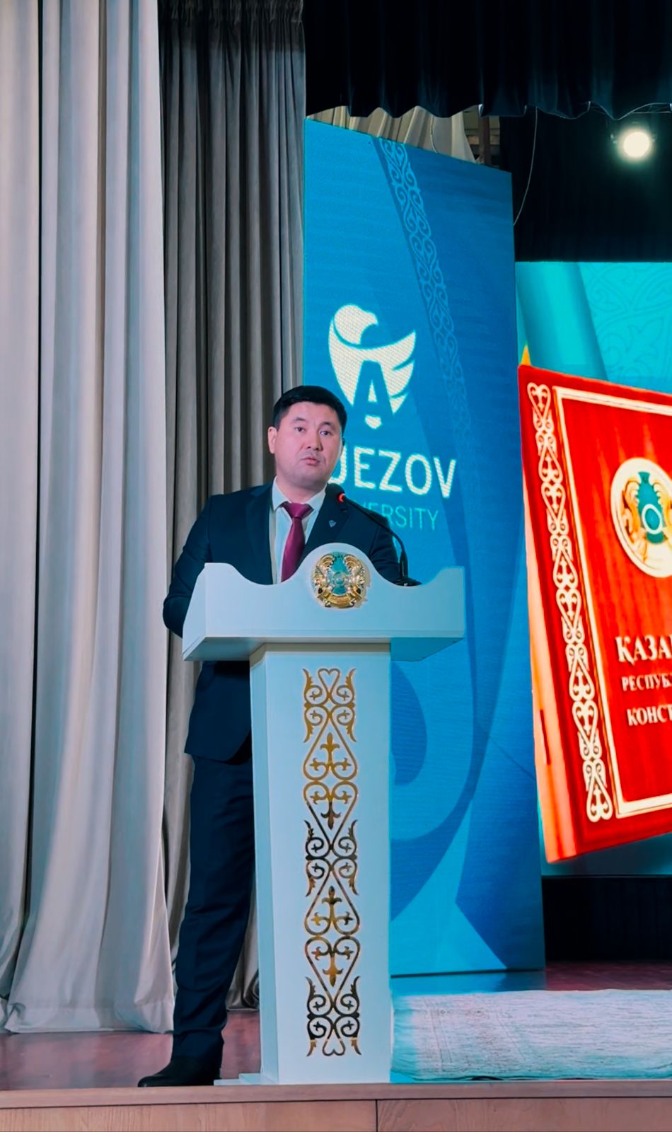 Әуезов университетінде жаңа Конституцияны насихаттау бойынша жиын өтті