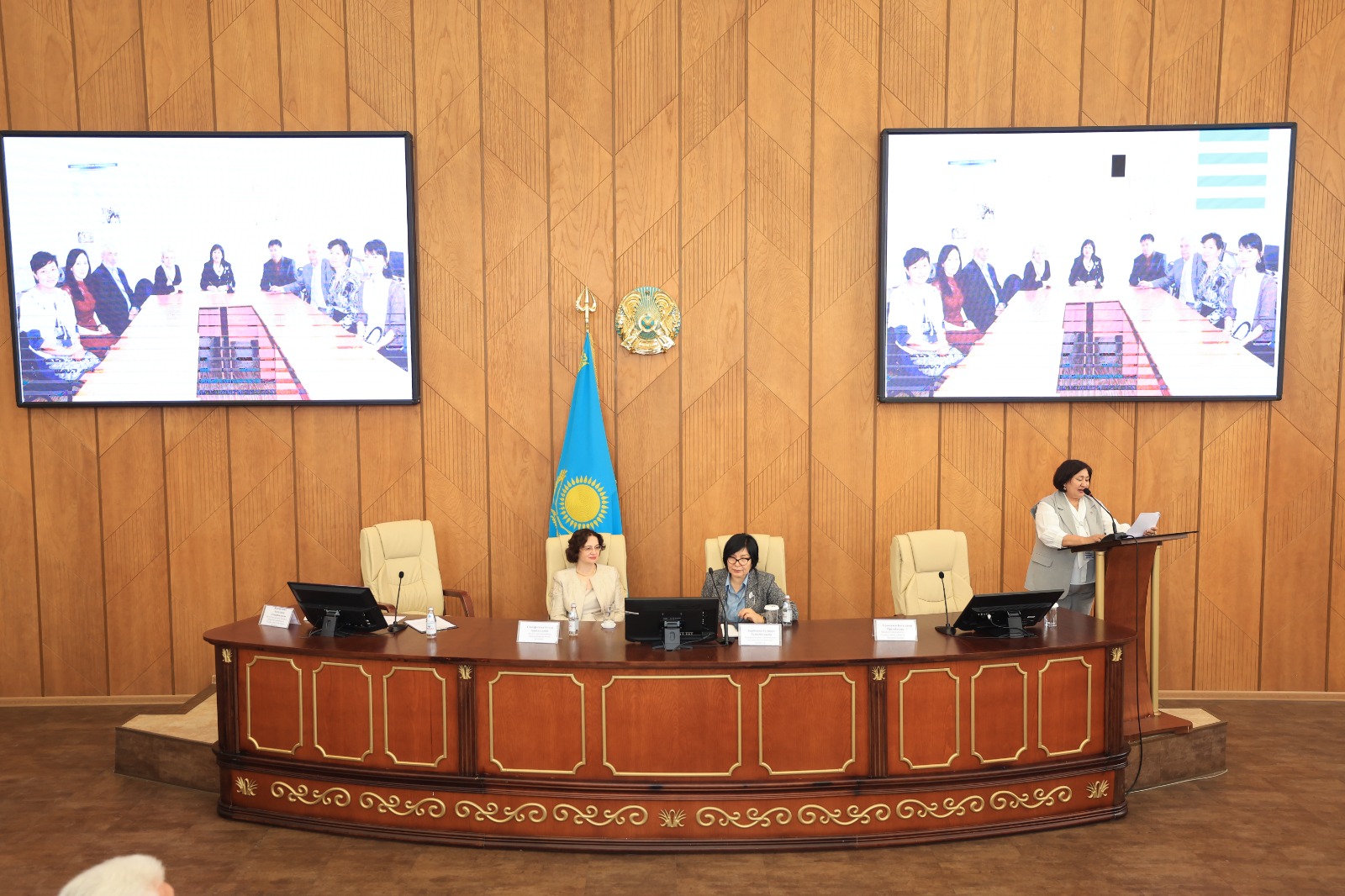 Auezov University Hosts International Forum on AI and Multilingualism to Celebrate Double Anniversary