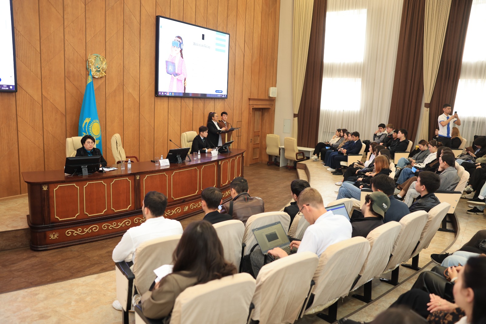 Artificial Intelligence at the Focus of Young Scientists' Interest: National Student Scientific Conference Held at Auezov University