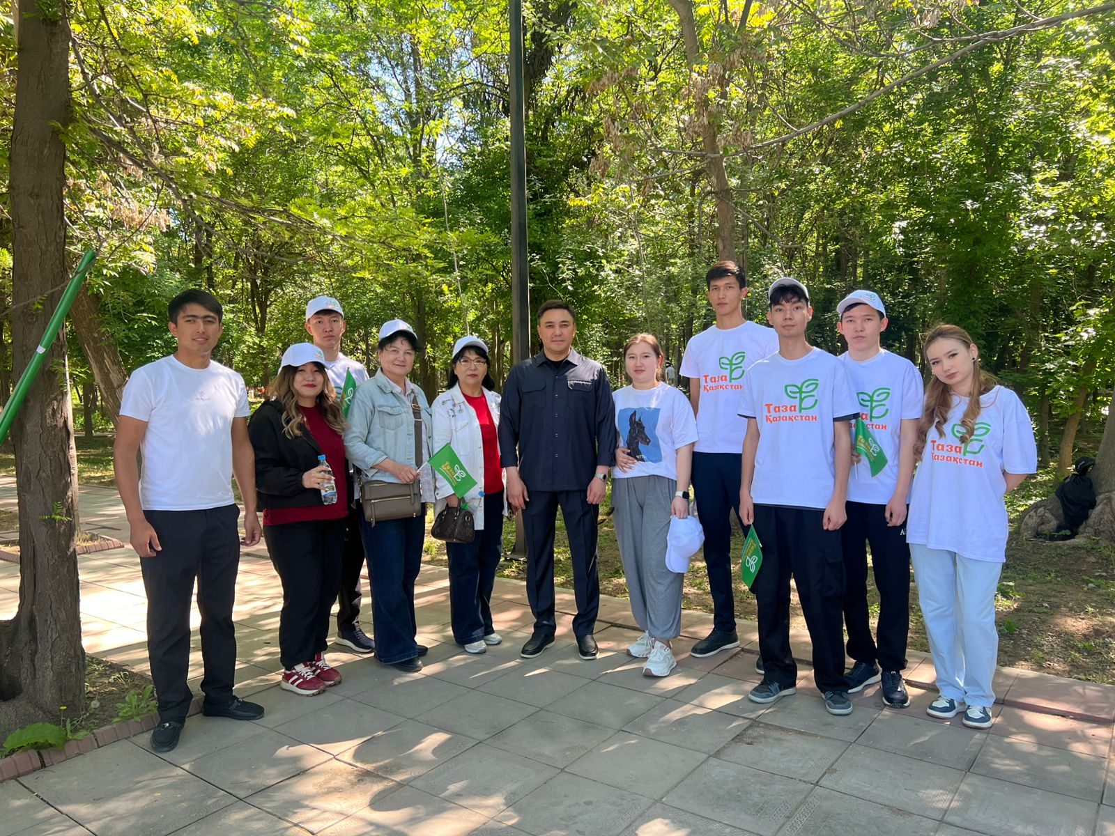 Auezov students join the ecological initiative “Taza Qazaqstan”
