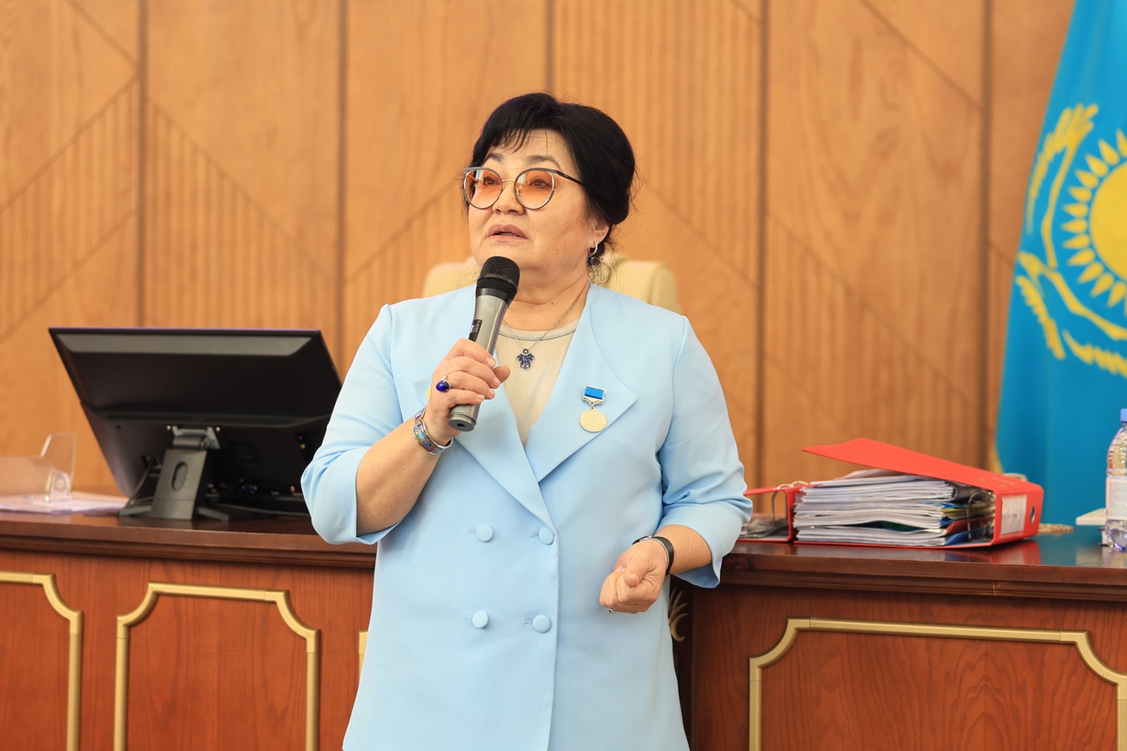 Auezov University Hosts Meeting with Prominent Public Figure