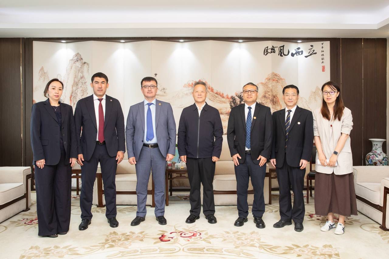 Әуезов университеті Xi’an Polytechnic University университетімен дизайн және инженерия саласындағы ынтымақтастықты нығайтуда