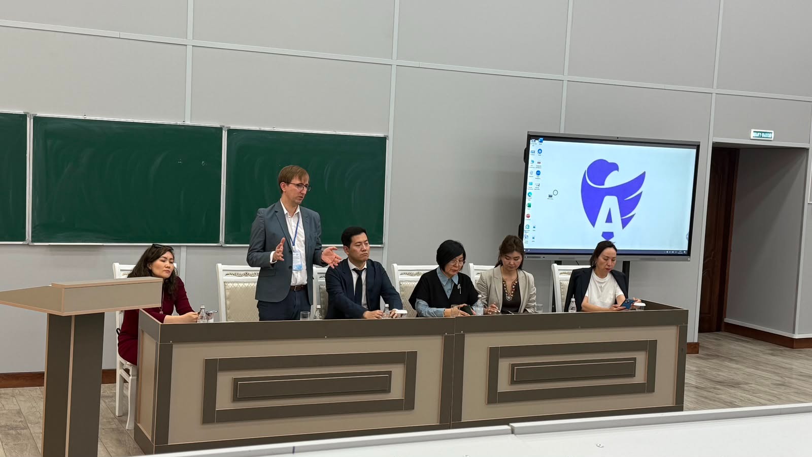 Докторанттар шетелдік ғалымдармен тәжірибе алмасты