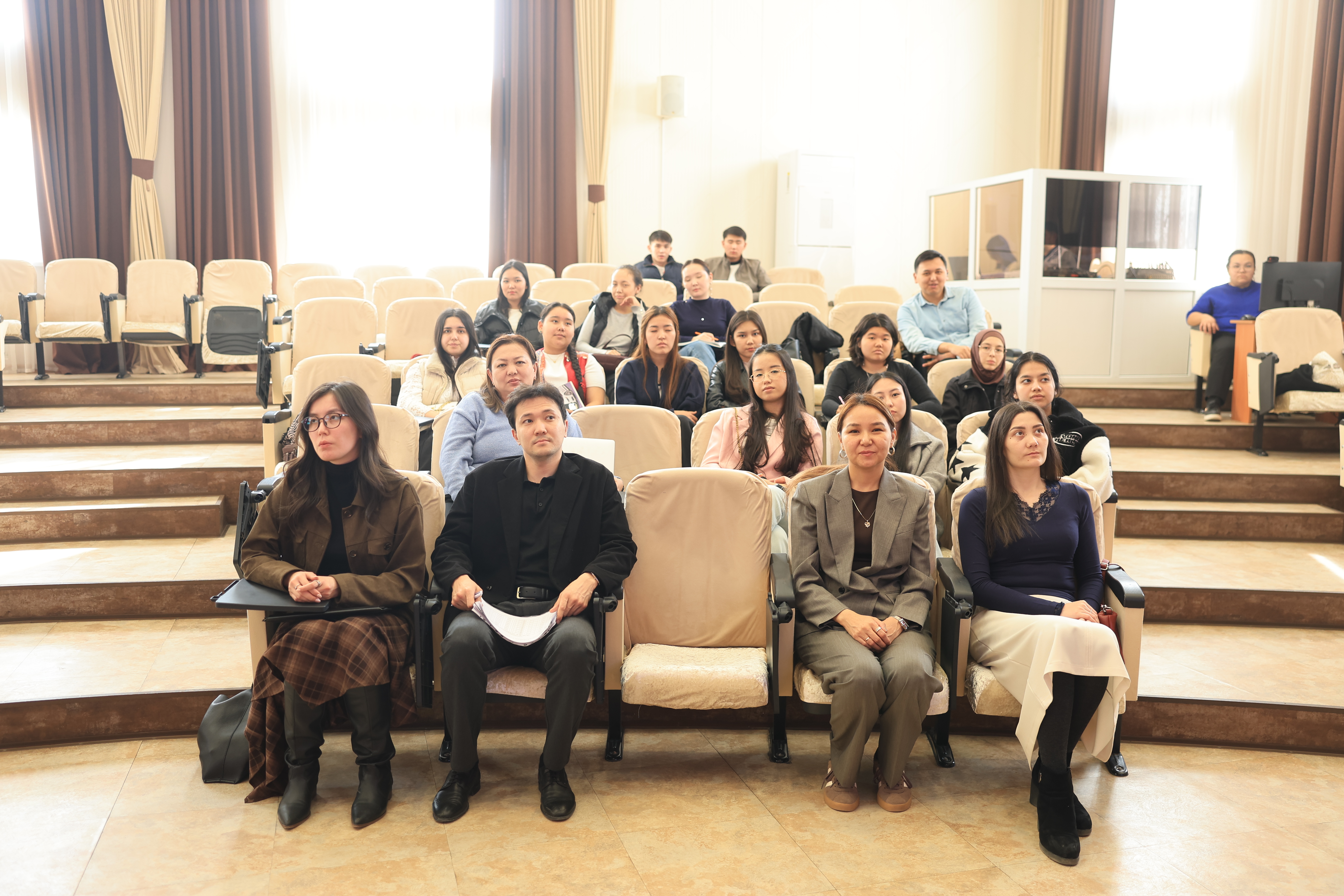 Online Lecture by Expert SHIN HAGYUN on “The Ideal Role of Influencers in Kazakhstan” Held at M. Auezov South Kazakhstan University