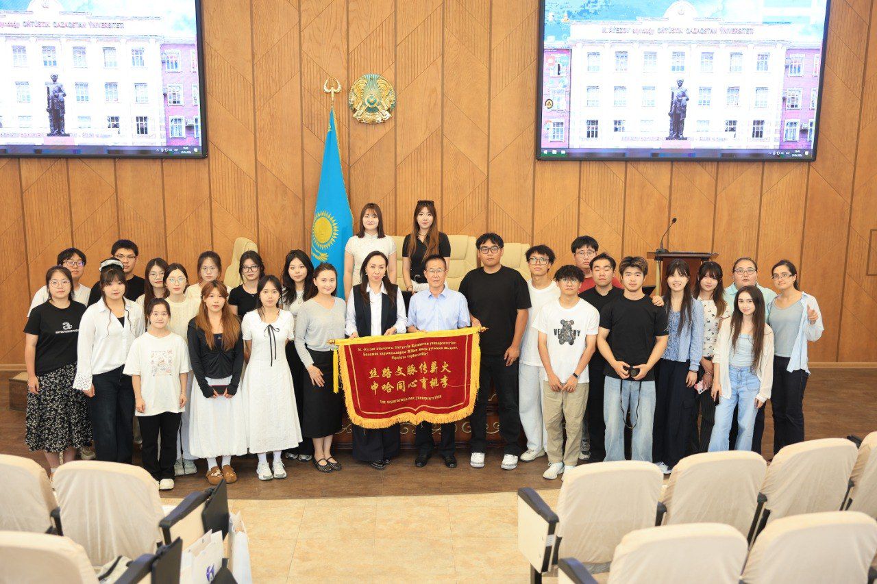 Академиялық ұтқырлық: Yili Normal University-ден келген студенттер Әуезов университетіндегі оқуын сәтті аяқтады