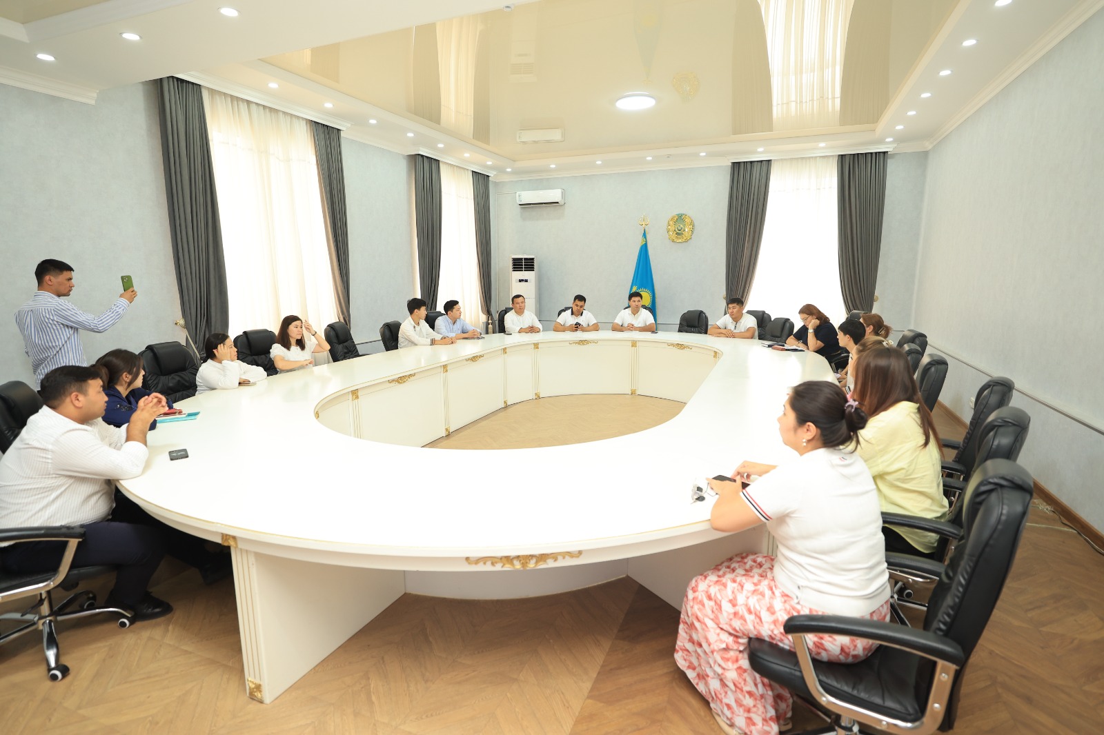 Әуезов университетінде Жаңа Конституцияға арналған дөңгелек үстел өтті