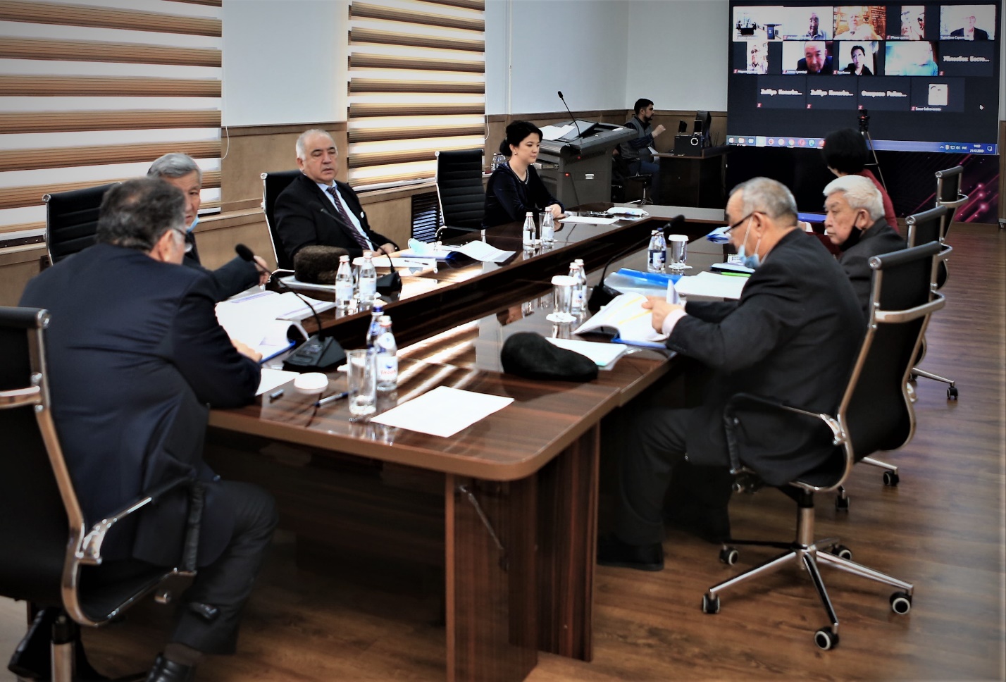 М. Әуезов атындағы Оңтүстік Қазақстан университеті Кыдыралиева Азиза Досымбеккызы «6D072000 – Бейорганикалық заттардың химиялық технологиясы» мамандығы бойынша PhD докторлық диссертациясын 21.12.2020 жылы М. Әуезов атындағы Оңтүстік Қазақстан университеті