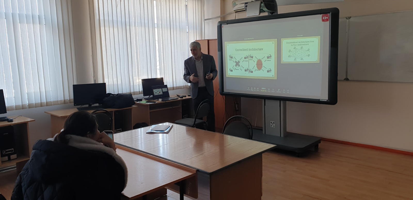 In order to attract foreign specialists to teaching activities and exchange experience, PhD Shamsallah Ganbari from Azad Islamic University (Iran) was a guest of our university